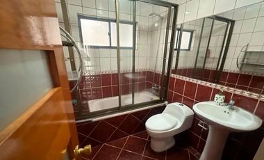 SE VENDE HERMOSA Y LUMINOSA CASA CON PISCINA LOMAS DE SAN ANDRÉS