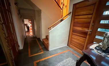 SE VENDE HERMOSA Y LUMINOSA CASA CON PISCINA LOMAS DE SAN ANDRÉS