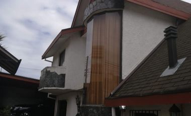 SE VENDE HERMOSA Y LUMINOSA CASA CON PISCINA LOMAS DE SAN ANDRÉS