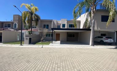 CASA 100% REMODELADA EN VILLA ANTIGUA, EL PUEBLITO, CORREGIDORA, QRO.