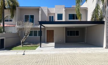 CASA 100% REMODELADA EN VILLA ANTIGUA, EL PUEBLITO, CORREGIDORA, QRO.