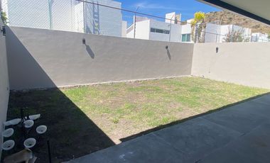 CASA 100% REMODELADA EN VILLA ANTIGUA, EL PUEBLITO, CORREGIDORA, QRO.