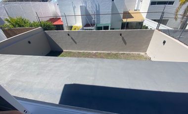 CASA 100% REMODELADA EN VILLA ANTIGUA, EL PUEBLITO, CORREGIDORA, QRO.