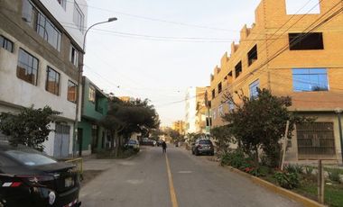 CASA 2 PISOS EN VENTA 230 M2 URB FORTALEZA – ATE