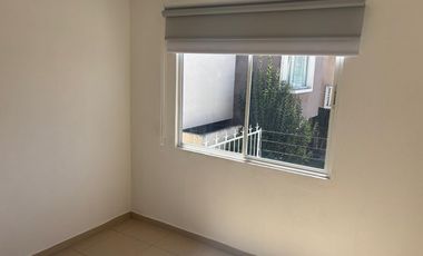 BONITA CASA EN RENTA EN FRACC. MISIONES FRENTE A PARQUE TOLUCA 2000, A UN COSTADO DE PEGASO Y A 15 MIN DE AEROPUERTO DE TOUCA