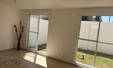 BONITA CASA EN RENTA EN FRACC. MISIONES FRENTE A PARQUE TOLUCA 2000, A UN COSTADO DE PEGASO Y A 15 MIN DE AEROPUERTO DE TOUCA