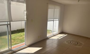BONITA CASA EN RENTA EN FRACC. MISIONES FRENTE A PARQUE TOLUCA 2000, A UN COSTADO DE PEGASO Y A 15 MIN DE AEROPUERTO DE TOUCA