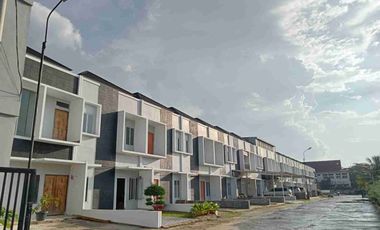 Rumah 2 lantai di Jalan Riau