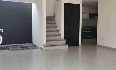 SE RENTA CASA A 5 MINUTOS DE LA UDLAP