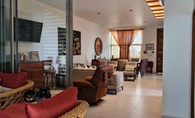 EXCELENTE CASA VENTA UNA PLANTA, FRACC. LA RIOJA AV. LOPEZ MATEOS SUR TLAJOMULCO DE ZÚÑIGA JAL