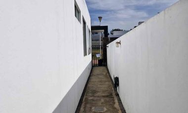 EXCELENTE CASA VENTA UNA PLANTA, FRACC. LA RIOJA AV. LOPEZ MATEOS SUR TLAJOMULCO DE ZÚÑIGA JAL