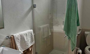 EXCELENTE CASA VENTA UNA PLANTA, FRACC. LA RIOJA AV. LOPEZ MATEOS SUR TLAJOMULCO DE ZÚÑIGA JAL