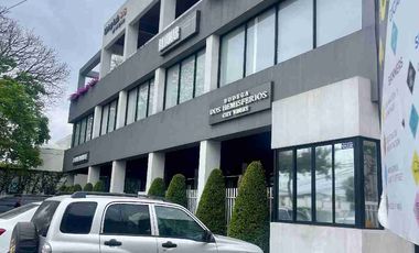 CASA COMERCIAL DE ALQUILER FRENTE AL SUPERMAXI EN URDESA CENTRAL