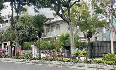 CASA COMERCIAL DE ALQUILER FRENTE AL SUPERMAXI EN URDESA CENTRAL