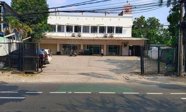 Gudang Klender Jl Gusti Ngurah Rai: LT 1000 m2, LB 700 m2, Jalan Raya