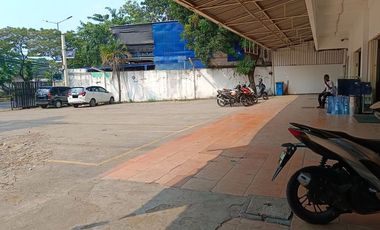 Gudang Klender Jl Gusti Ngurah Rai: LT 1000 m2, LB 700 m2, Jalan Raya