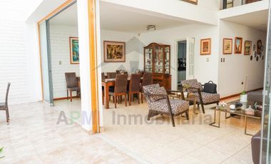 VENTA DE CASA DE PLAYA MUY CERCA AL MAR DE PIMENTEL