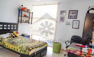 VENTA DE CASA DE PLAYA MUY CERCA AL MAR DE PIMENTEL