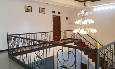 Disewakan Rumah 2 Lantai Luas Hampir Full Furnish di Mekarwangi Bandung