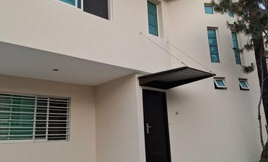 AMPLIA CASA EN RENTA EN COTO LA FLORIDA ARCOS DE GUADALUPE, ZAPOPAN