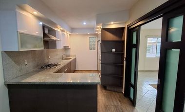 AMPLIA CASA EN RENTA EN COTO LA FLORIDA ARCOS DE GUADALUPE, ZAPOPAN