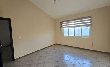 AMPLIA CASA EN RENTA EN COTO LA FLORIDA ARCOS DE GUADALUPE, ZAPOPAN