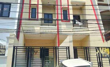 Super Murah Disewakan Ruko  3 lantai BARU RENOVASI