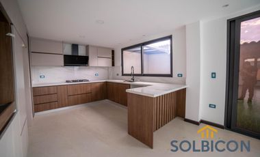 Condominio exclusivo Luz de Challuabamba – 4 casas modernas desde $169.000