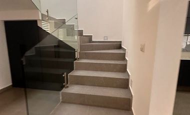 RENTA DE CASA AMUEBLADA EN MAYORAZGO SALIDA LEON SILAO