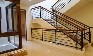 26M 3 Storey Duplex with 4 Bedrooms For Sale