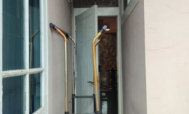 DISEWA CEPAT RUMAH PANTAI MUTIARA  FULL FURNISH TINGGAL BAWA KOPER