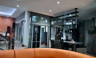 DISEWA CEPAT RUMAH PANTAI MUTIARA  FULL FURNISH TINGGAL BAWA KOPER