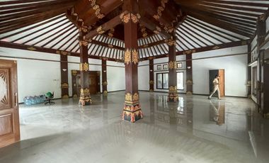 Rumah Gaya Joglo/Tradisional - Cocok Untuk Galeri/Usaha Atau Hunian