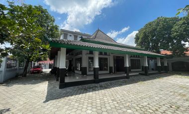 Rumah Gaya Joglo/Tradisional - Cocok Untuk Galeri/Usaha Atau Hunian