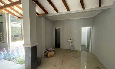 Rumah Gaya Joglo/Tradisional - Cocok Untuk Galeri/Usaha Atau Hunian