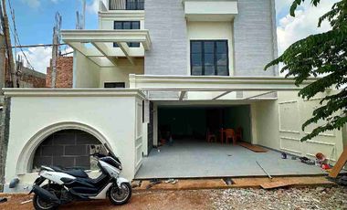 Dijual Rumah Baru 3 Lantai Bergaya Modern – Duren Sawit, Jakarta Timur