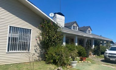 Linda Gran parcela 5000 m2, 298 construídos, 7 D, 5 b. Gran living comedor y cocina- Chimenea y bosca