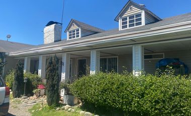 Linda Gran parcela 5000 m2, 298 construídos, 7 D, 5 b. Gran living comedor y cocina- Chimenea y bosca