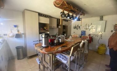 Linda Gran parcela 5000 m2, 298 construídos, 7 D, 5 b. Gran living comedor y cocina- Chimenea y bosca