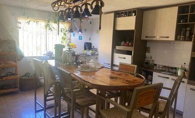 Linda Gran parcela 5000 m2, 298 construídos, 7 D, 5 b. Gran living comedor y cocina- Chimenea y bosca