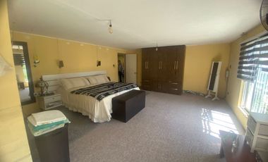 Linda Gran parcela 5000 m2, 298 construídos, 7 D, 5 b. Gran living comedor y cocina- Chimenea y bosca