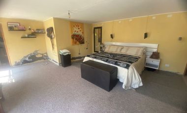 Linda Gran parcela 5000 m2, 298 construídos, 7 D, 5 b. Gran living comedor y cocina- Chimenea y bosca