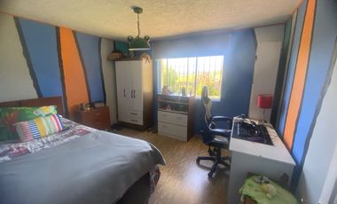 Linda Gran parcela 5000 m2, 298 construídos, 7 D, 5 b. Gran living comedor y cocina- Chimenea y bosca