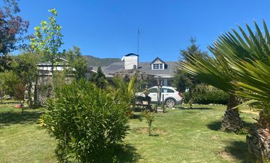 Linda Gran parcela 5000 m2, 298 construídos, 7 D, 5 b. Gran living comedor y cocina- Chimenea y bosca