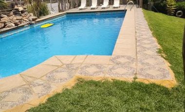 Linda Gran parcela 5000 m2, 298 construídos, 7 D, 5 b. Gran living comedor y cocina- Chimenea y bosca