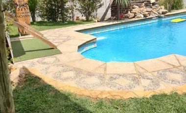 Linda Gran parcela 5000 m2, 298 construídos, 7 D, 5 b. Gran living comedor y cocina- Chimenea y bosca