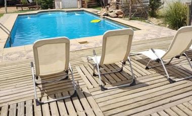 Linda Gran parcela 5000 m2, 298 construídos, 7 D, 5 b. Gran living comedor y cocina- Chimenea y bosca