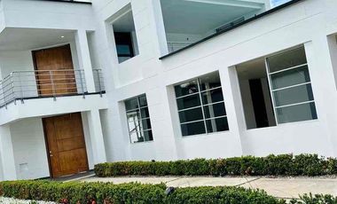 Se vende hermosa casa barrio Villas del Pedregal