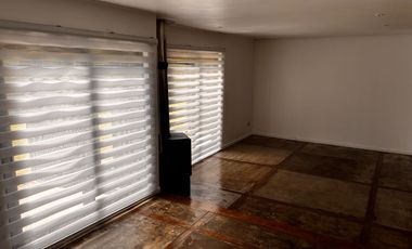 Casa en Parcela con acceso desde la calle principal