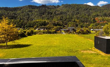 Casa en Parcela con acceso desde la calle principal